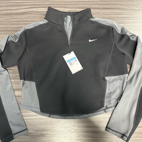 Nike Tops - Nike Cropped Quarter Zip